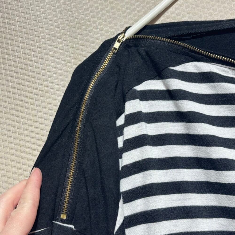 Glamour Farms Women's Black White Striped Zipper 3/4 Sleeve Top Size M - Picture 2 of 8